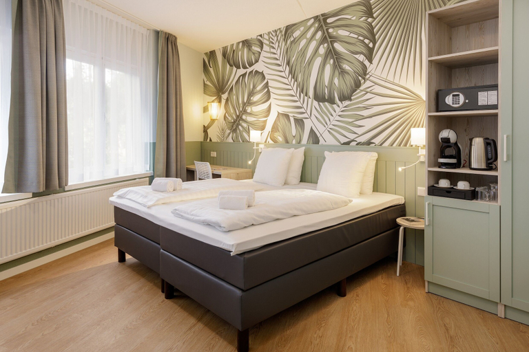 Bedroom 3, Hotel Het Heijderbos by Center Parks, Gennep