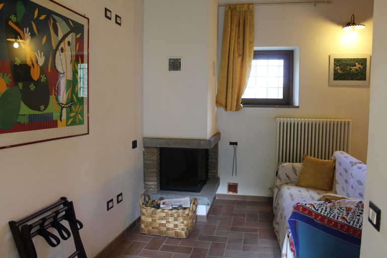 Others 5, agriturismo trefossata, Siena