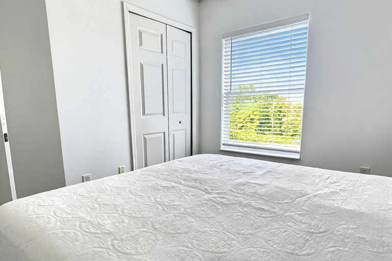 Room 3, 3BR Townhome Lake Berkley - Near Disney, Osceola