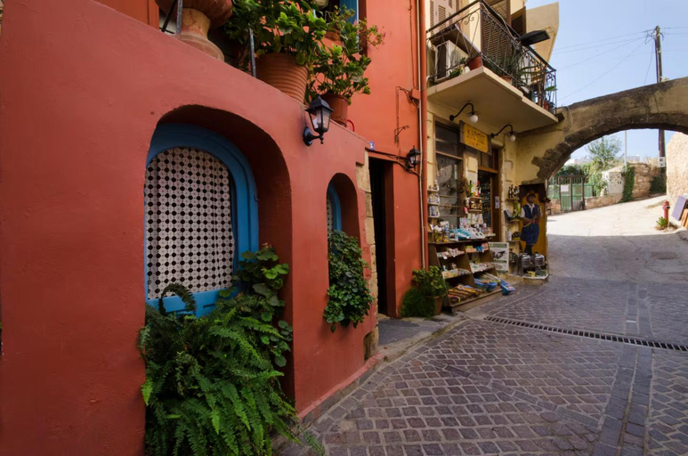 Others 5, Room Honeymoon, Crete