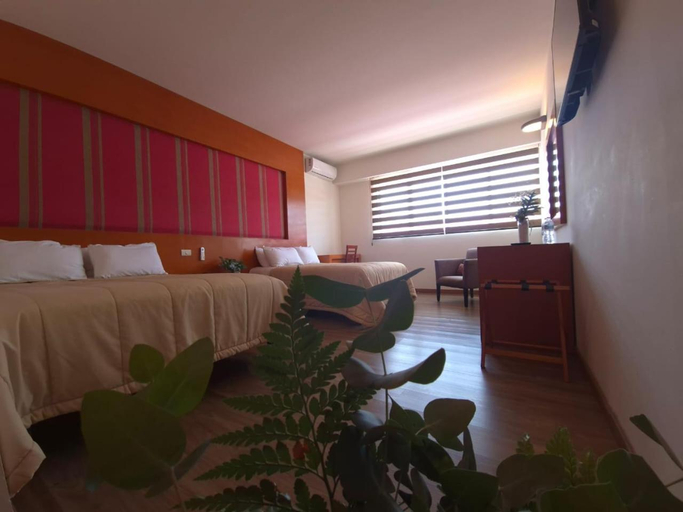 Others 4, Hotel Tlayolan, Ciudad Guzman