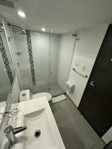 Bathroom 4, SERENITY BY NOA HOTELS, Santafé de Bogotá
