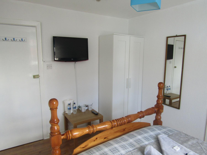 Bedroom 2, Alderley Hotel B & B, Lancashire