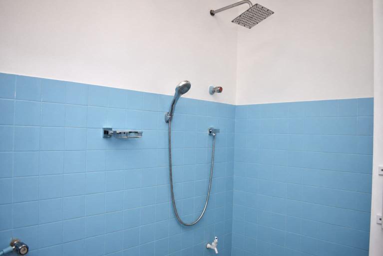 Bathroom 5, Villa Yuvin, Devinuwara