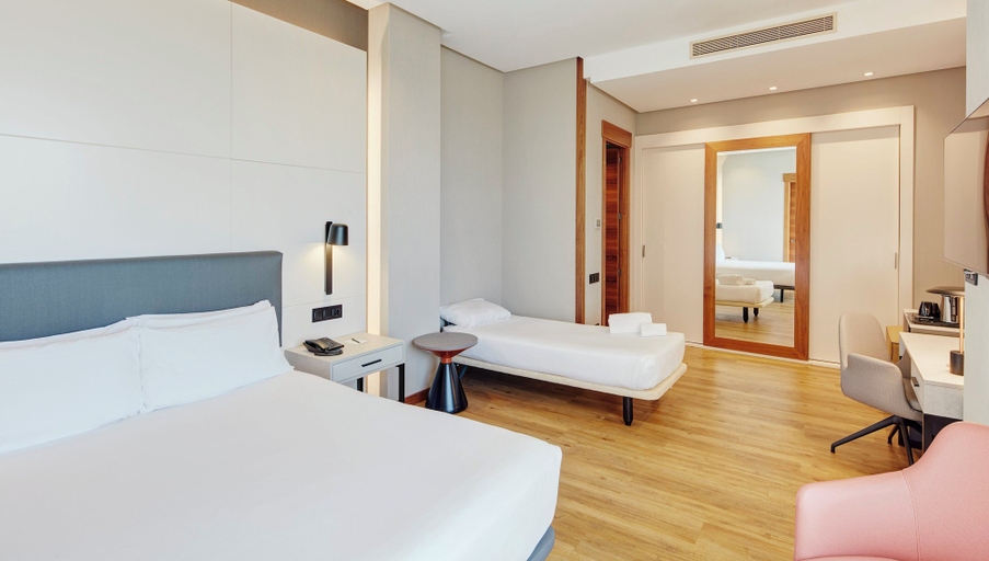 Bedroom 4, Sercotel Sorolla Palace Hotel, Valencia