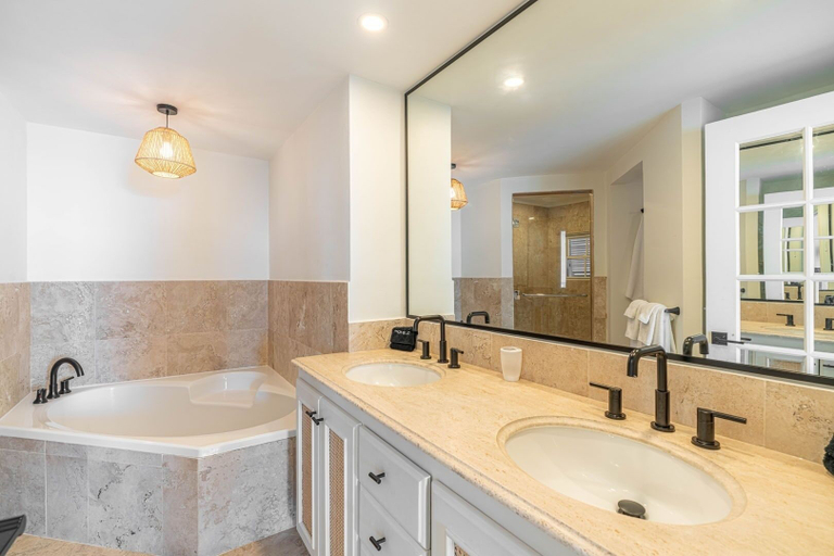 Bathroom 4, Villas On The Beach 305 2 Bedroom Home