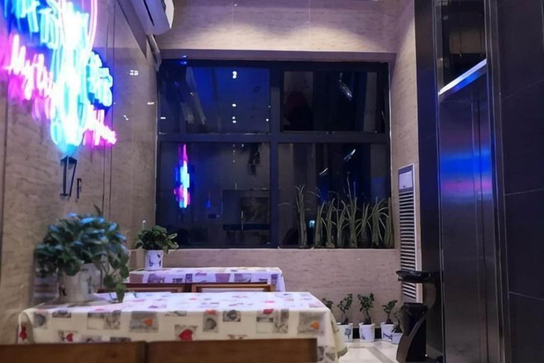 Food & Drinks 5, Jiangmen Woxingwosu Apartment, Jiangmen
