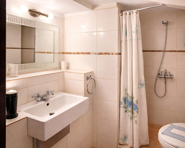 Others 3, Room Honeymoon, Crete