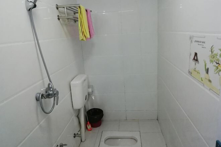 Bathroom 3, Qingliangzhai Liu Yinong Family Lodging, Wuhan