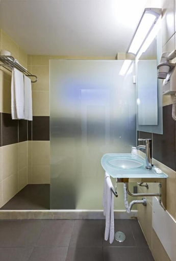 Bathroom 5, Hotel Baltum, Albufeira