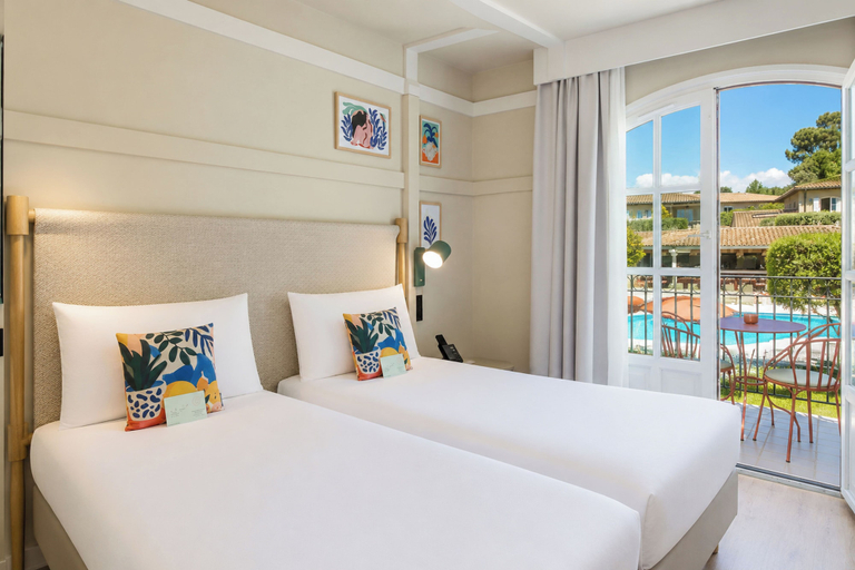 Bedroom 3, De Mougins, Alpes-Maritimes