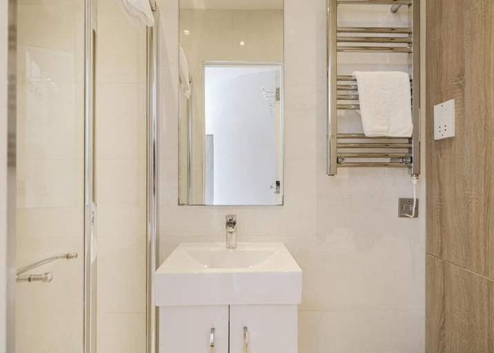 Bathroom 3, Apartments Near Harrods, London