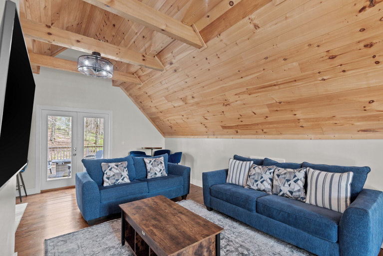 Interior 5, Elevation Escape, Watauga