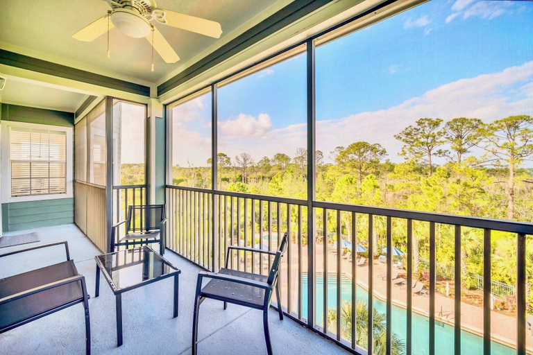 Interior 4, Upstay Condo w Pool & Sauna Sleeps 8, Orange