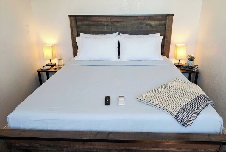 Room 1, Grand Canyon Economy Rentals, Coconino
