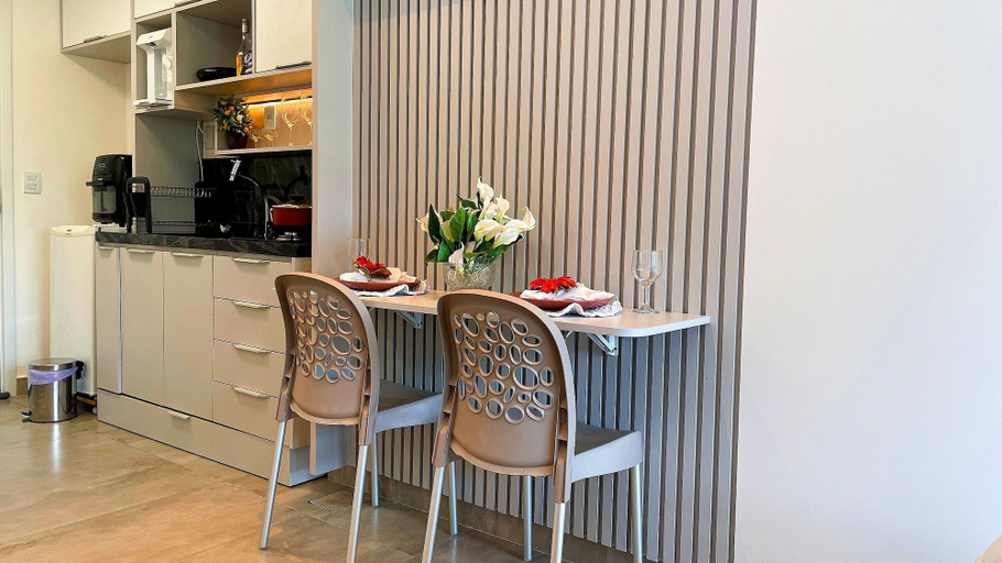 Dining, OCEAN - STUDIO COM VARANDA - By Living, João Pessoa
