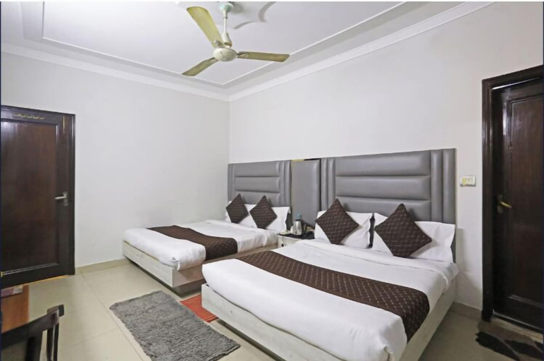 Bedroom 3, Hotel Ratandeep @ Paharganj, Delhi
