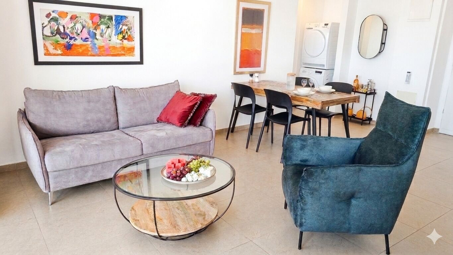 Living area 2, Urban Penthouse Loft W Jacuzzi