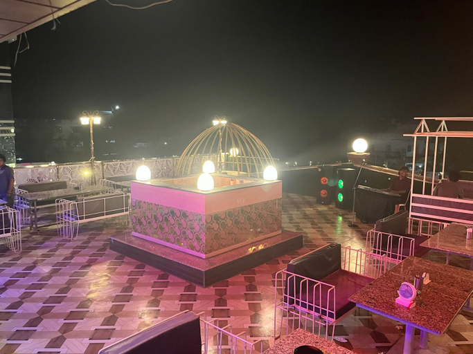 Others 5, Hotel NDH 47, Nagpur