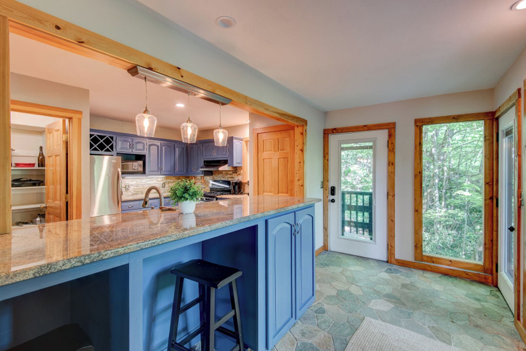 Interior 5, Paws A While - Hot Tub, Pool Table, Firepit, Watauga