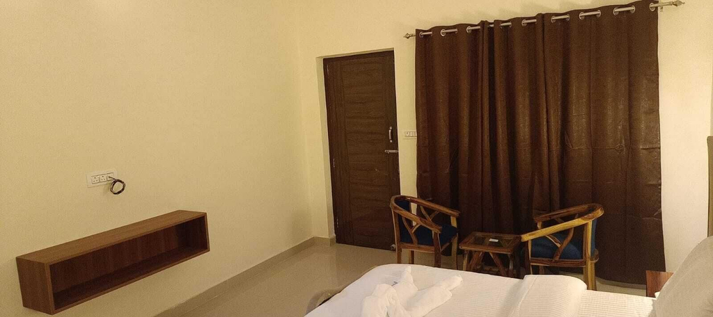 Room 2, Corbett Sun Shine, Nainital