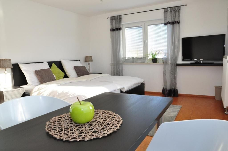 Room 5, N37-modern eingerichtete Zimmer, Tuttlingen