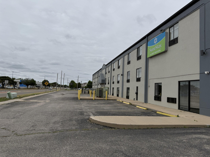 Exterior & Views, SureStay by Best Western Wichita Airport, Sedgwick