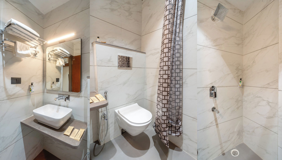 Bathroom 4, Treebo Hub, Indore