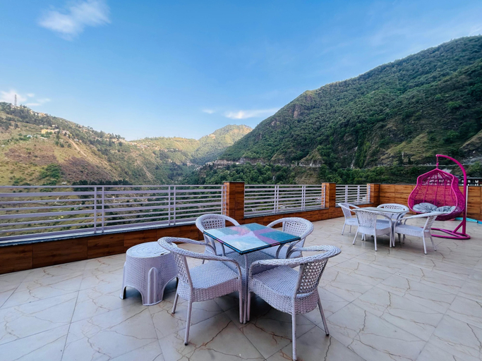 Outdoor dining, Sach Hotel & Resort Masoori, Tehri Garhwal