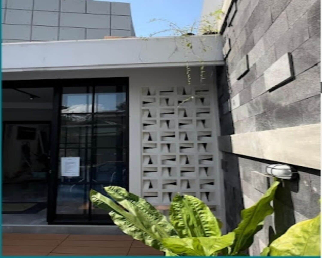 Exterior detail, Cozzy Penny House Private Pool, Malang