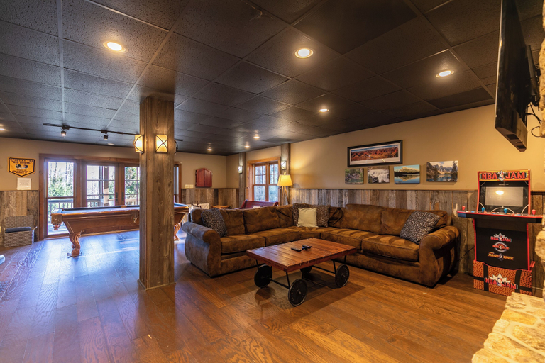 Interior 3, Gratitude - Hot Tub, Pool Table, Covered Decks, 5 Minutes to Boone-, Watauga