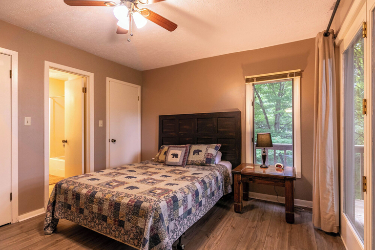 Interior 4, Grand View, Watauga