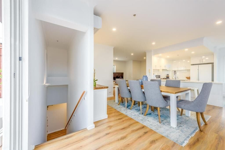 Dining room 2, Exclusive Stays - Boulevard Penthouse, Melbourne
