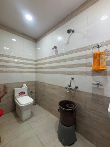 Bathroom 3, Manjeet Hotel & Restaurant, Ballia