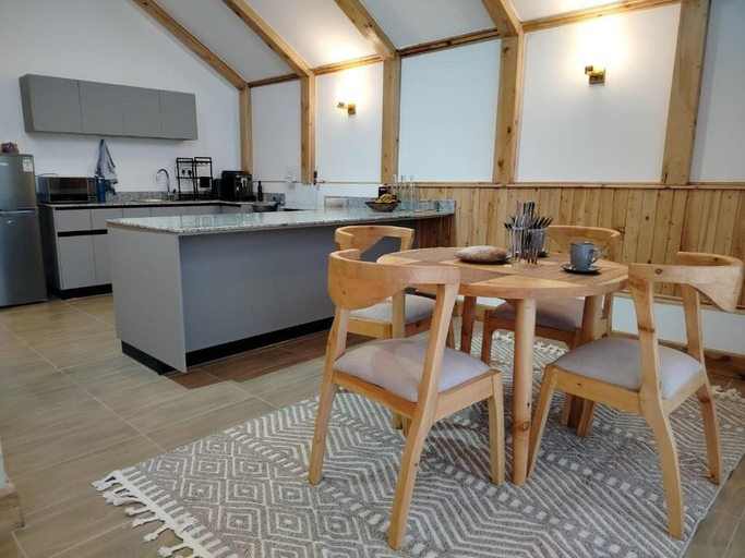 Dining 5, Idan Barn Suites and Cafè, Kieni