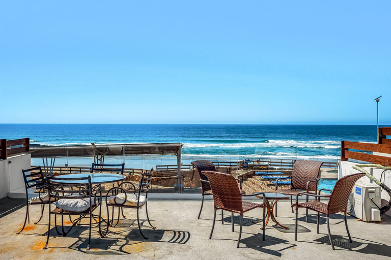 Outdoor dining 3, Dog-Friendly Oceanfront Villa with Pool Access, Rooftop Patio, Full Kitchen, Tijuana