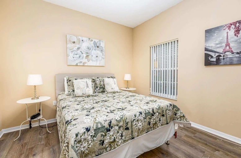 Room 5, Disney Stay w/ Private Pool + Family Fun Sleeps 9, Osceola