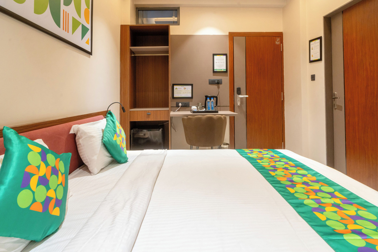 Room 5, Treebo Hub, Indore