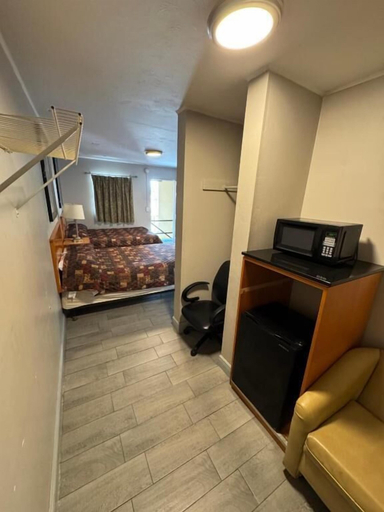Bedroom 3, Park Motel, Hillsborough