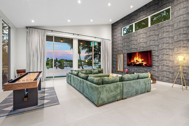 Living room 3, Signature Waterfront Villa by The Glamhomes, Miami-Dade