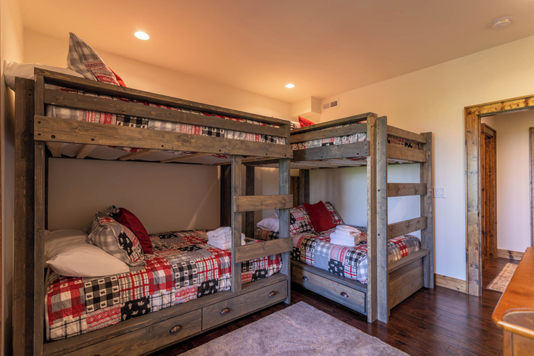 Bedroom 2, Kikis Hideaway at Eagles Nest, Avery