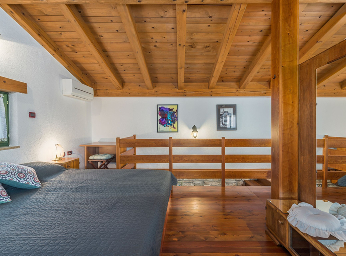 Room 3, Rustical Stone House Kanfanar With Pool, Kanfanar