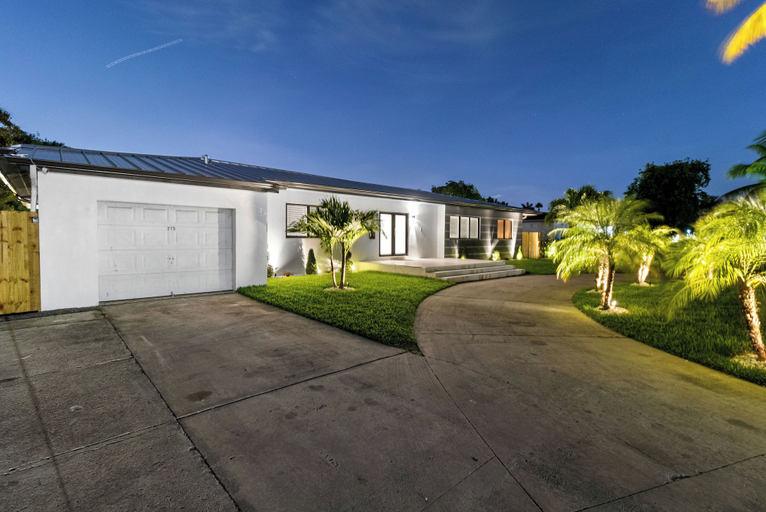 Front of property 3, Epic Treehouse Villa - Pool • Pickleball, Miami-Dade