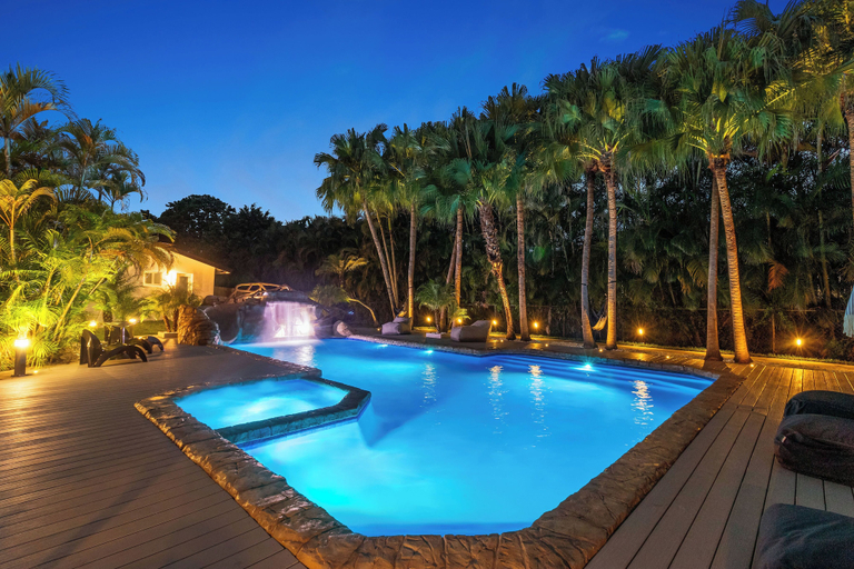 Pool 4, Waterfall Villa | Multi Court •Watersilde •Cinema, Broward