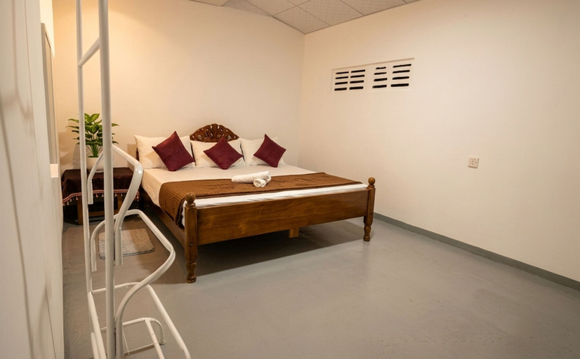 Room 2, Sandila Surf and Stay Hiriketiya, Dickwella