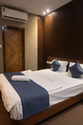 Room 4, Cassette Inn, Medak