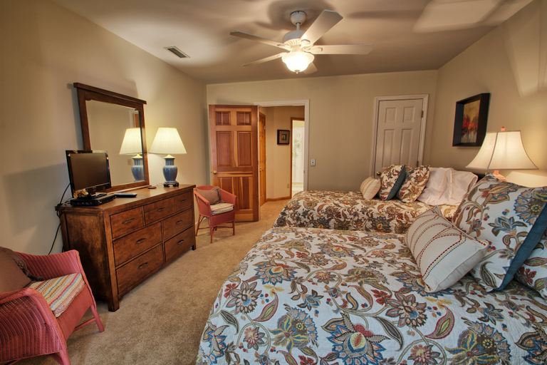 Interior 2, Penrith Hideaway at Yonahlossee, Watauga