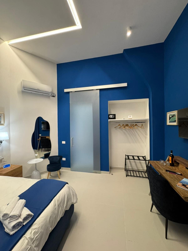 Room 2, Poerio Station Rooms & Apartment, Napoli