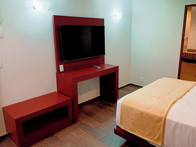 Television 3, Hotel Kavia Lagunilla CDMX, Mexico City