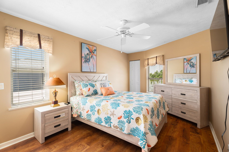 Interior 2, Island Dock House 1143, Saint Lucie
